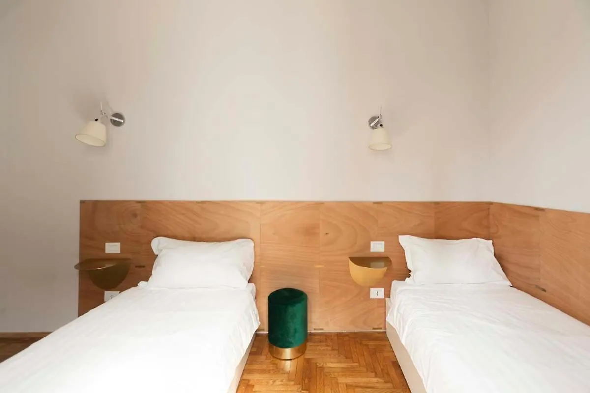 Ca' Duomo Design Apartment Milan 0*,
